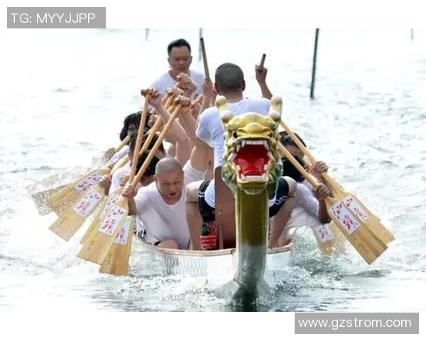 足球明星欢庆端午节吃粽子视频分享让我们一起感受节日的快乐与团圆