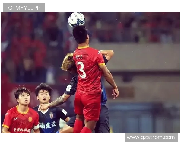 足球明星齐聚西安进行训练活动引发球迷热烈关注与期待